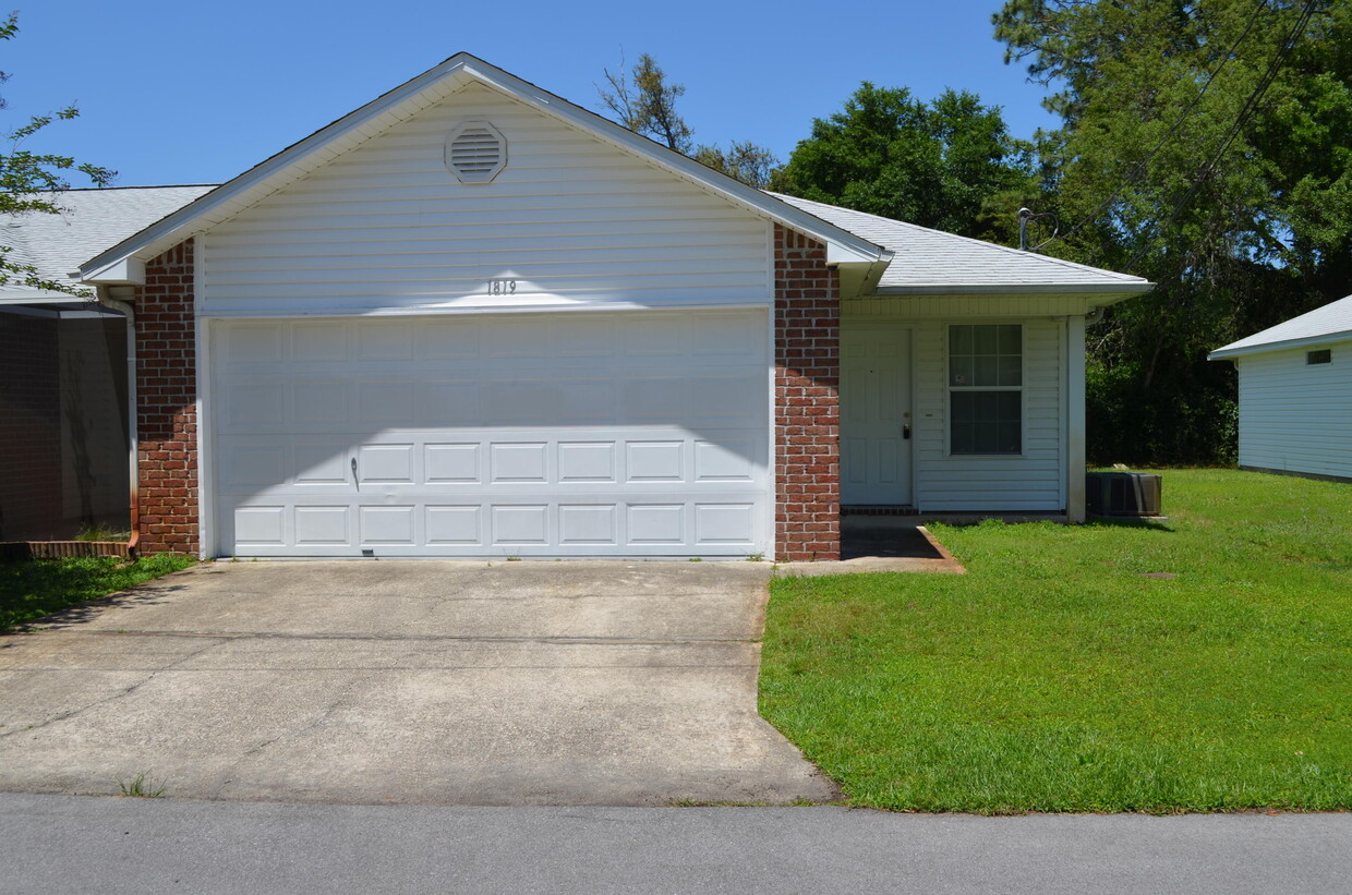 Foto principal - 1819 Cotton Tree Ct