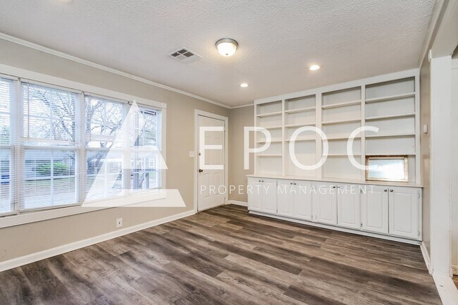Foto del edificio - 1252 N Braden Ave