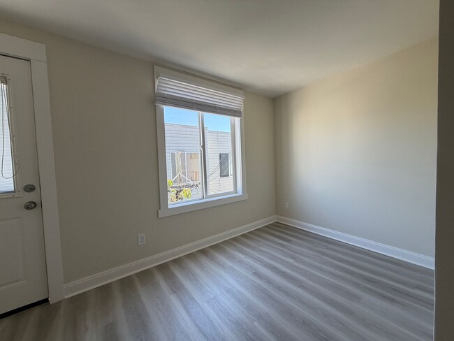 Building Photo - 569-571-571 Minna St