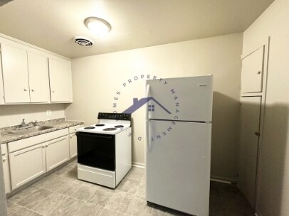 Foto del edificio - 15041 Greenfield Rd