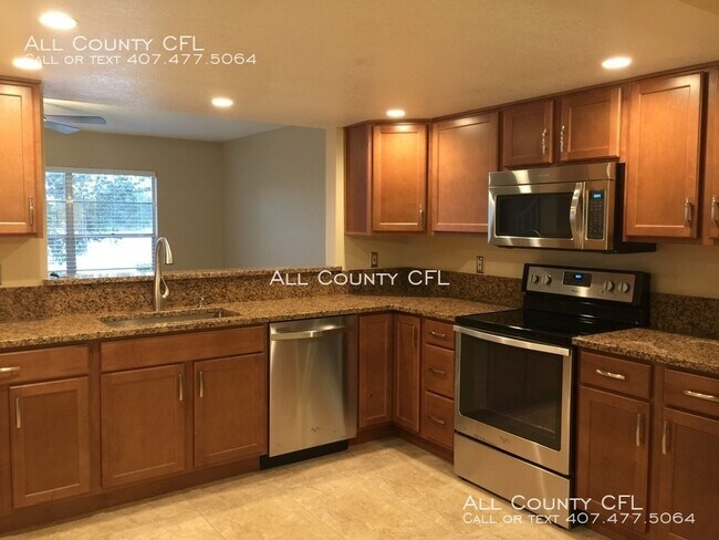 Building Photo - 800 Town Cir