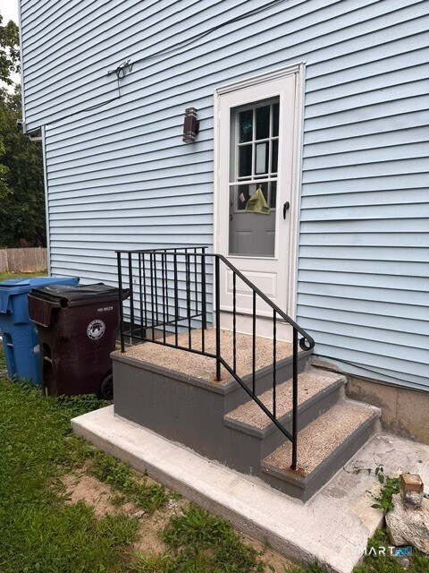 Building Photo - 21 Hurlburt St