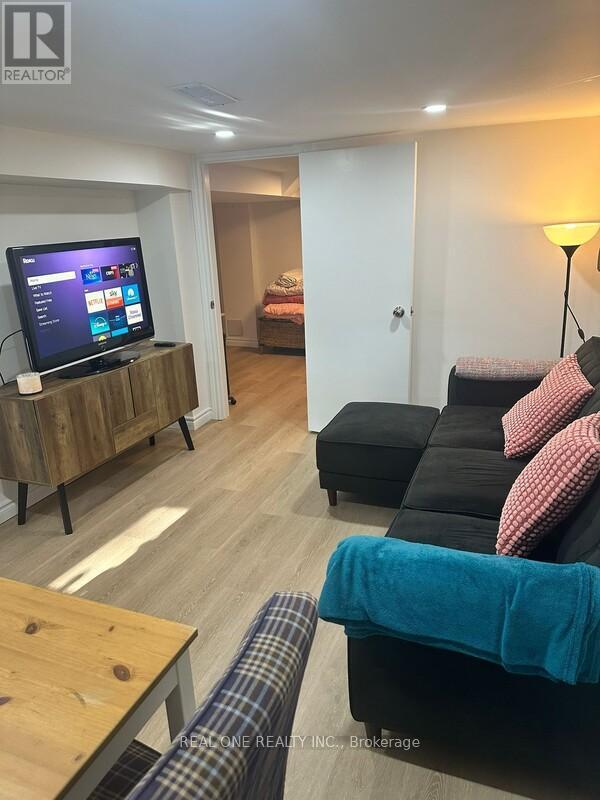 Building Photo - 124 Malvern Ave