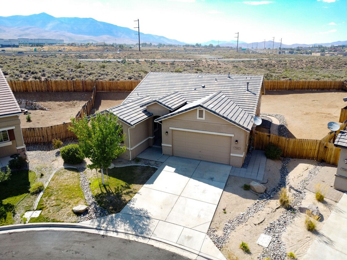 Primary Photo - Stucco Home in Golden Valley 3/2/2