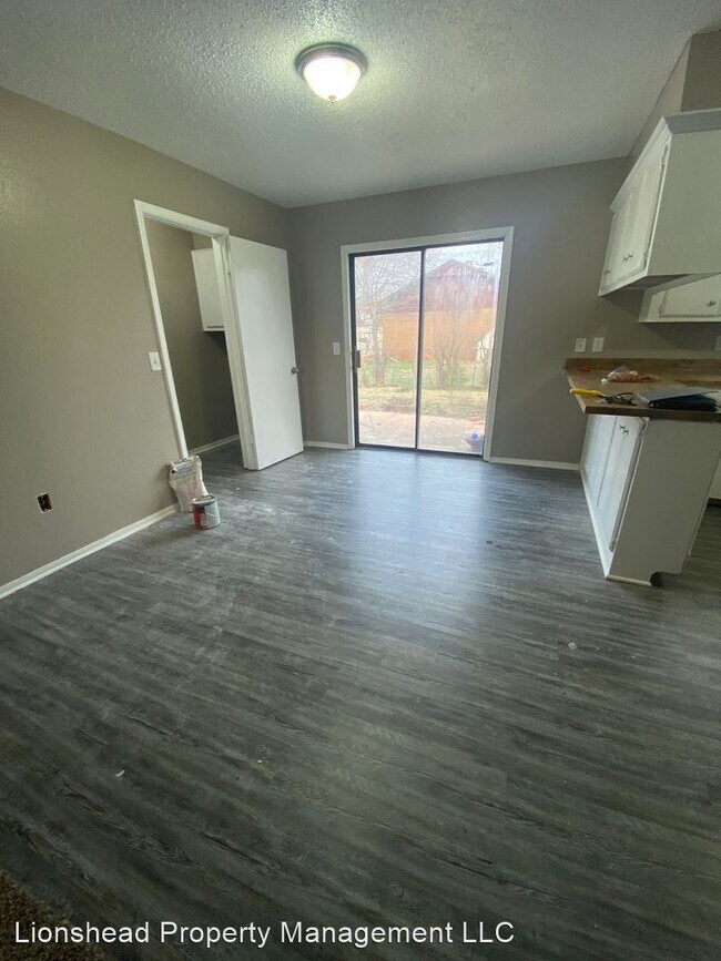 Building Photo - 5 br, 2 bath House - 2620 SE 46th St.