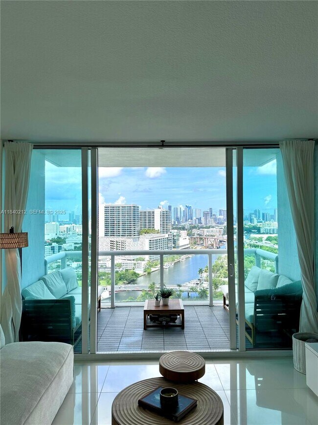 Foto del edificio - 1861 NW S River Dr