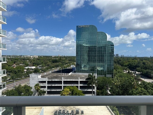 Foto del edificio - 4250 Biscayne Blvd