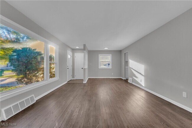 Building Photo - 15313 Steinway Blvd