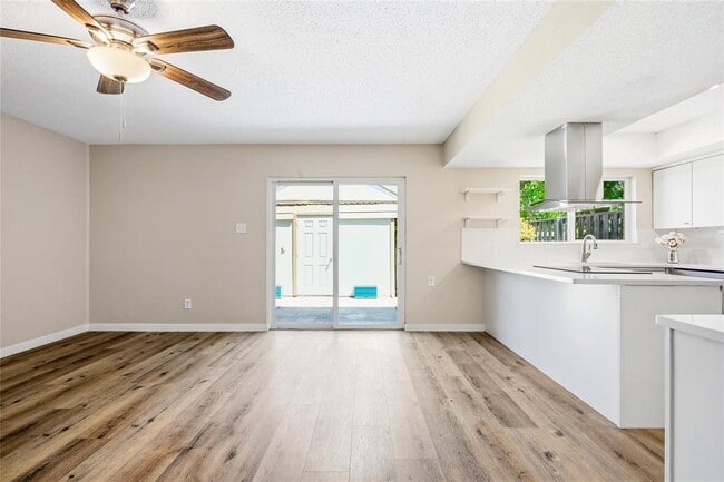 Building Photo - 286 Westview Terrace