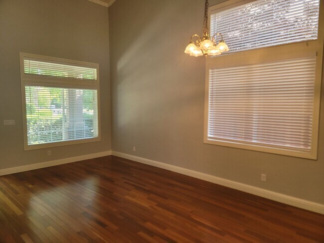 Foto del edificio - COMING SOON!!! Prime Sacramento Location!