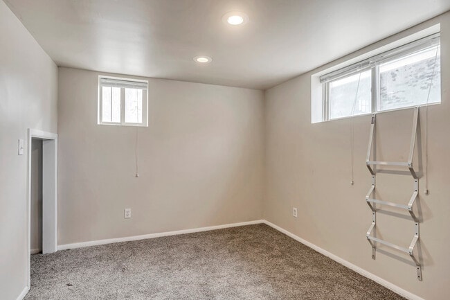 Building Photo - 132 S 400 E