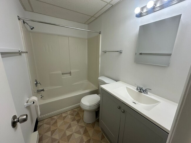 Building Photo - 2426 Echo Valley Dr