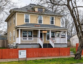 Building Photo - 420 20th St SE