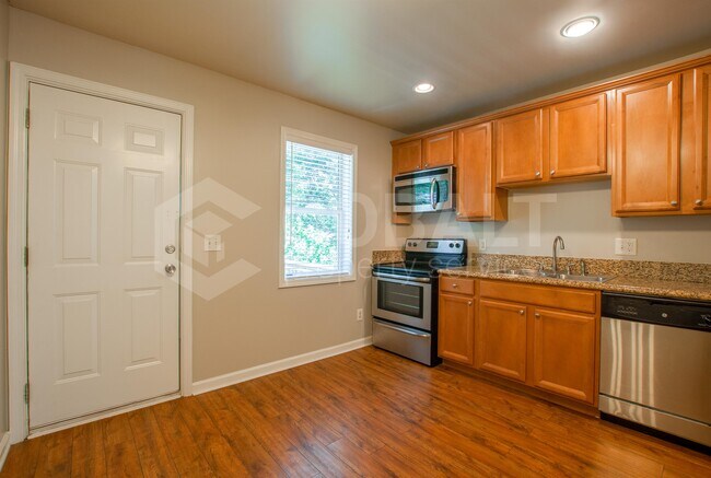 Foto del edificio - 2145 Bolton Rd NW
