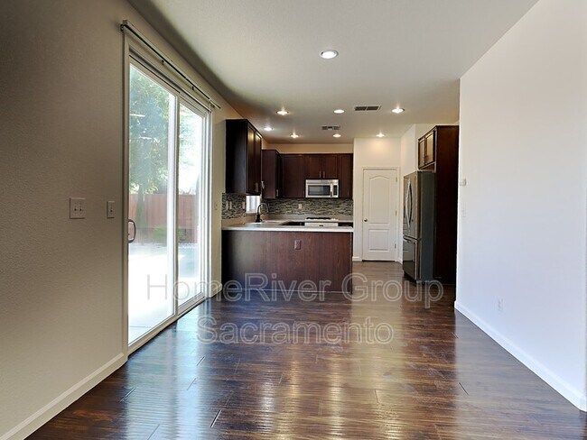 Foto del edificio - 2677 Woodfield Way
