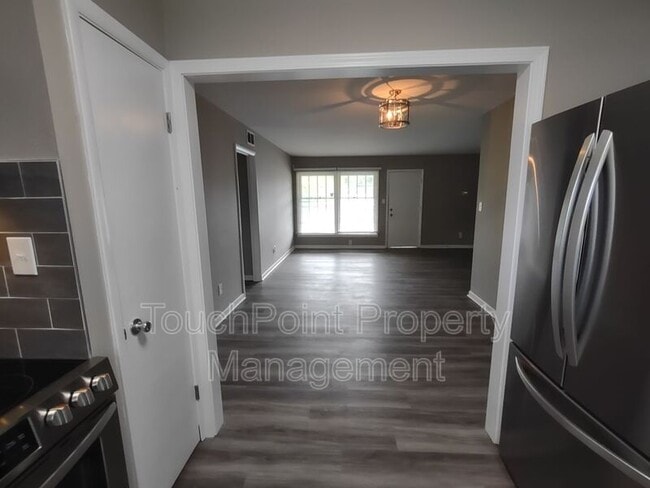 Building Photo - 4601 Coronado Dr
