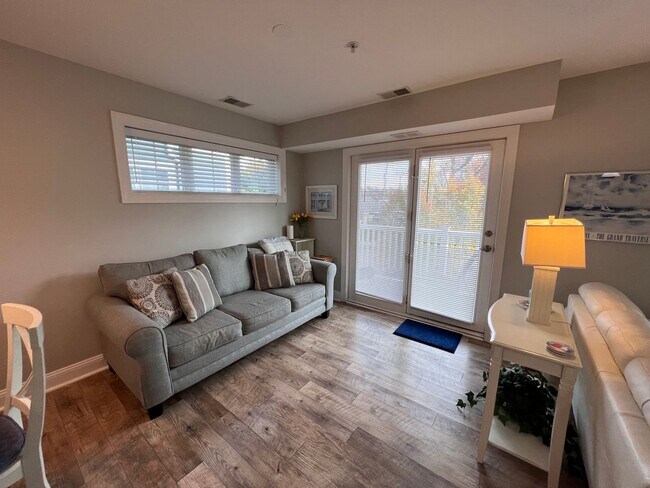 Foto del edificio - Stylish Downtown Traverse City Condo – Fully Furnished Winter Rental!