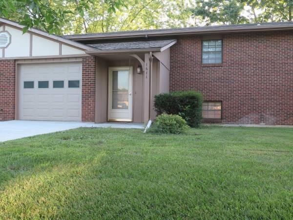 Primary Photo - 1611 Lakewood Dr