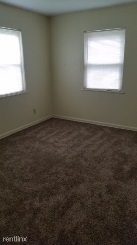 Building Photo - 2 br, 1 bath Townhome - 1327 n woodland