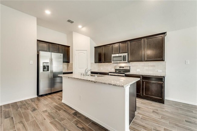 Foto del edificio - 1029 North Churchill Drive