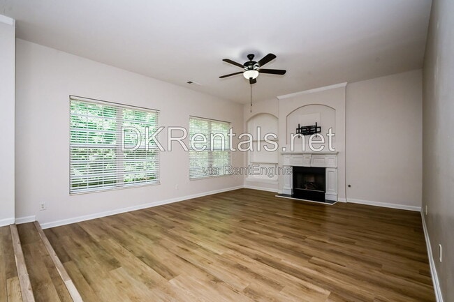 Foto del edificio - 3926 Yosemite Park Ln