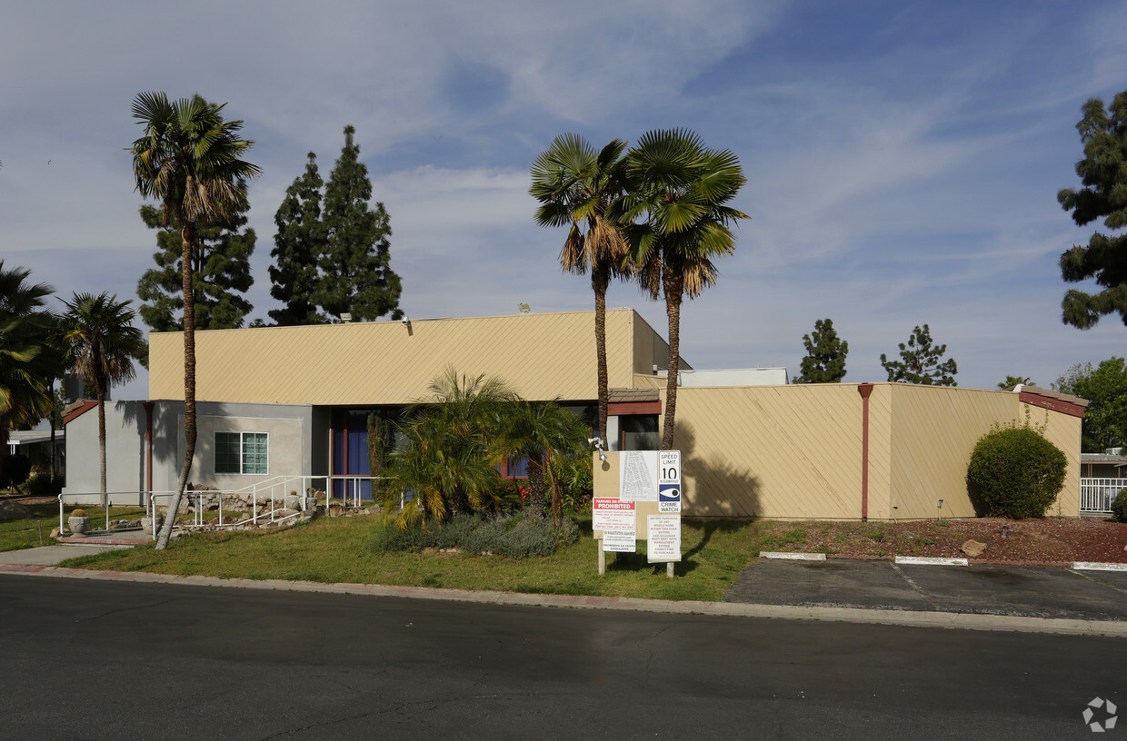 Foto del edificio - Sierra Pines