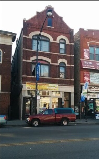 Building Photo - 3051 W Cermak Rd