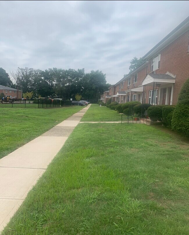 Hampton Gardens Apartments Middlesex, NJ