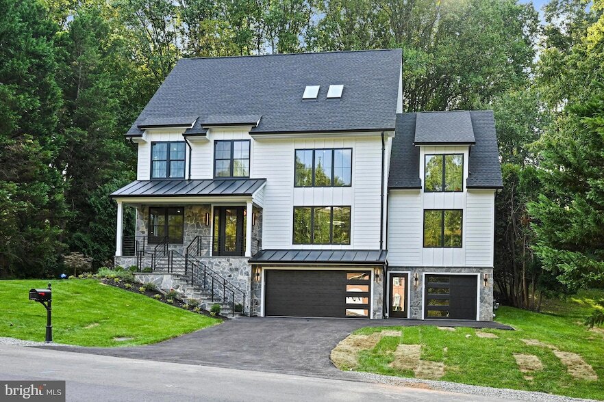 Foto principal - 9615 Locust Hill Dr