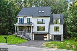 Building Photo - 9615 Locust Hill Dr