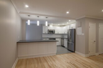 Building Photo - 3468 Rue Drummond