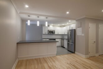 Building Photo - 3468 Rue Drummond