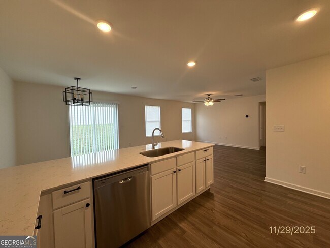 Building Photo - 148 Flowering Cherry St