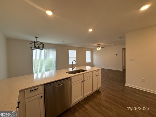 Foto del edificio - 148 Flowering Cherry St