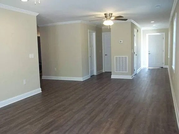 Foto del edificio - 235 Fairfield Ln