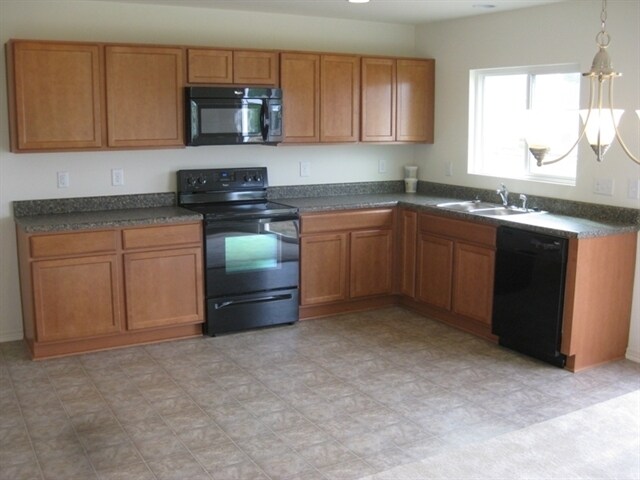 Foto del edificio - 423 Kerriann Ln