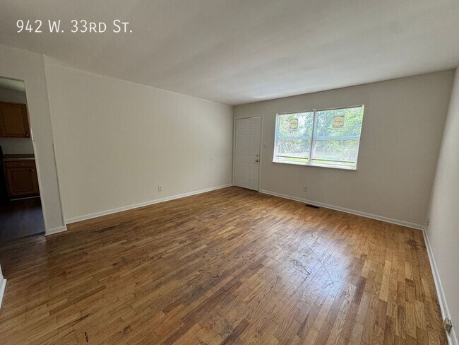 Foto del edificio - 942 W 33rd St