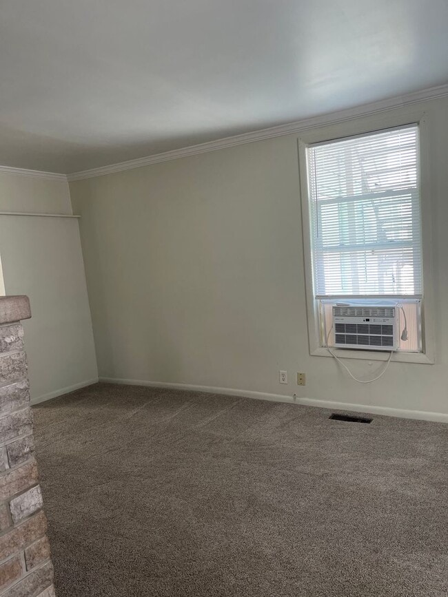 Building Photo - 601 N Blackhoof St