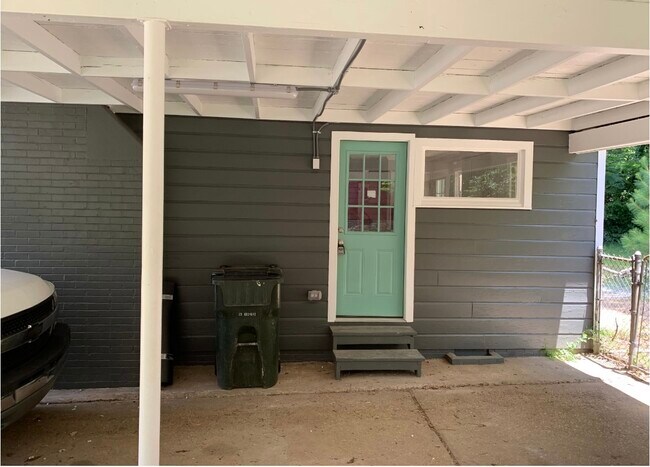 Building Photo - 66 Brookhaven Dr
