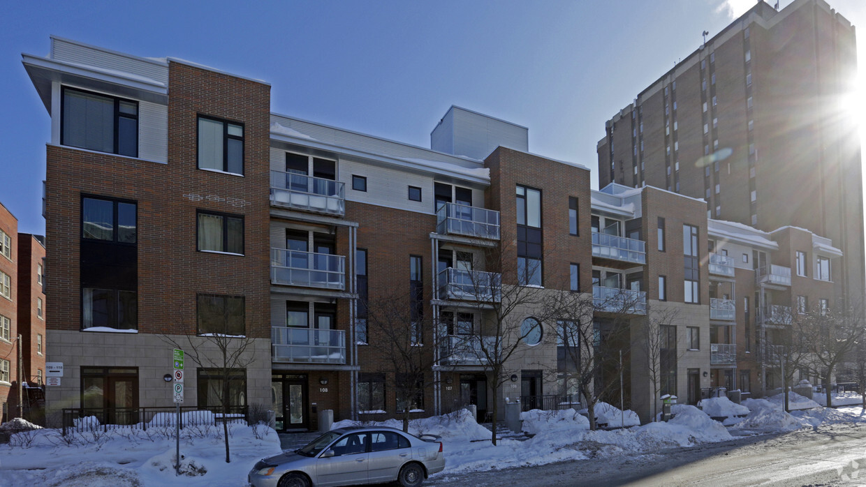 Primary Photo - 160 Argyle Ave