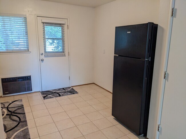 Back door - 770 El Camino Ave