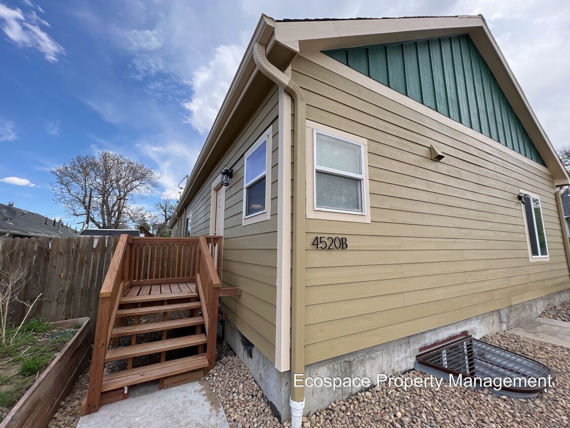 Primary Photo - 3 Bed 1 Bath in Denver's Elyria Swansea Ne...