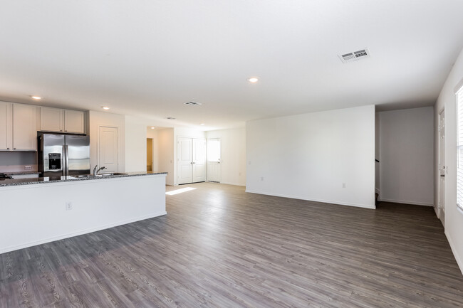 Building Photo - 12115 Zoeller Cor