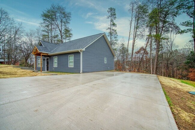 Foto del edificio - Craftsman Style Home in Greer