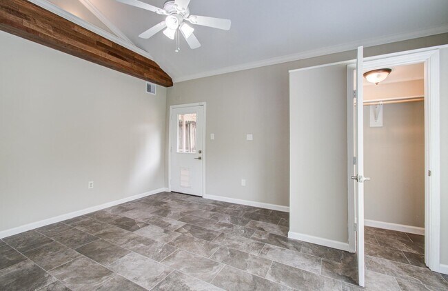 Building Photo - 12625 Memorial Dr