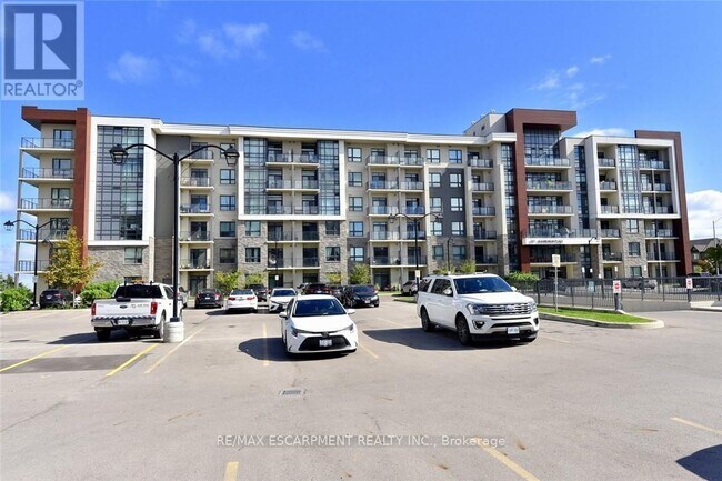 Photo du bâtiment - 101-101 Shoreview Pl