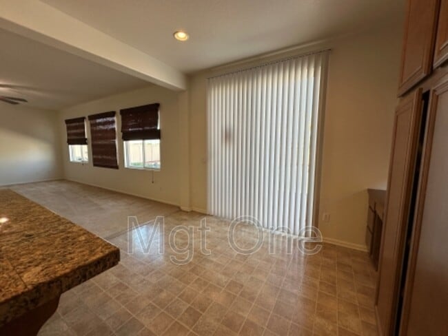 Building Photo - 1242 English Oak Way