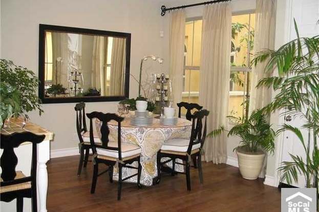 Foto del edificio - 180 Guinevere-