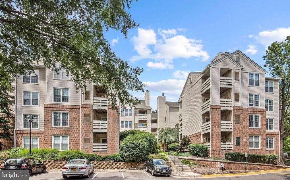 244 S Reynolds St Unit 106, Alexandria, VA 22304 Room for Rent in
