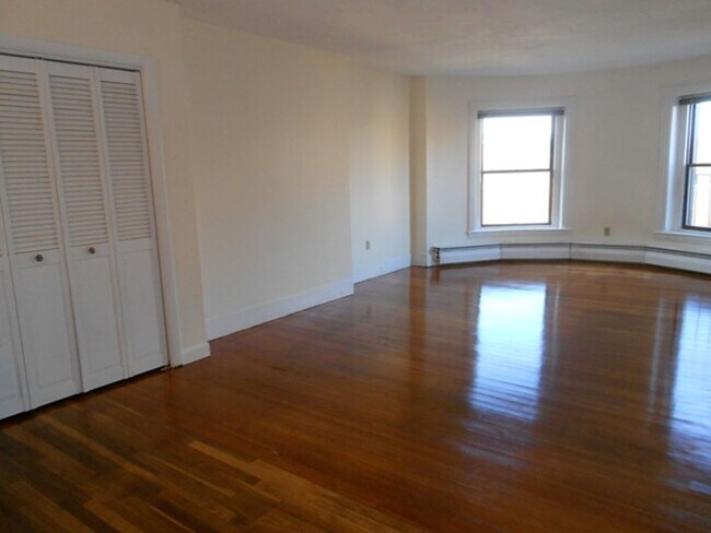 Foto del edificio - Brookline / Fenway 1-bed NOW